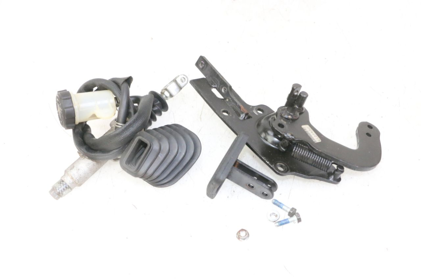 photo de PEDALE DE FREIN  PIAGGIO IE MP3 YOURBAN 300 (2011 - 2016) - Vue principale