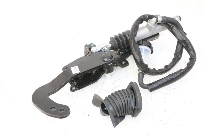 photo de PEDALE DE FREIN  PIAGGIO MP3 HPE 310 (2024 - 2025) - Points de fixation