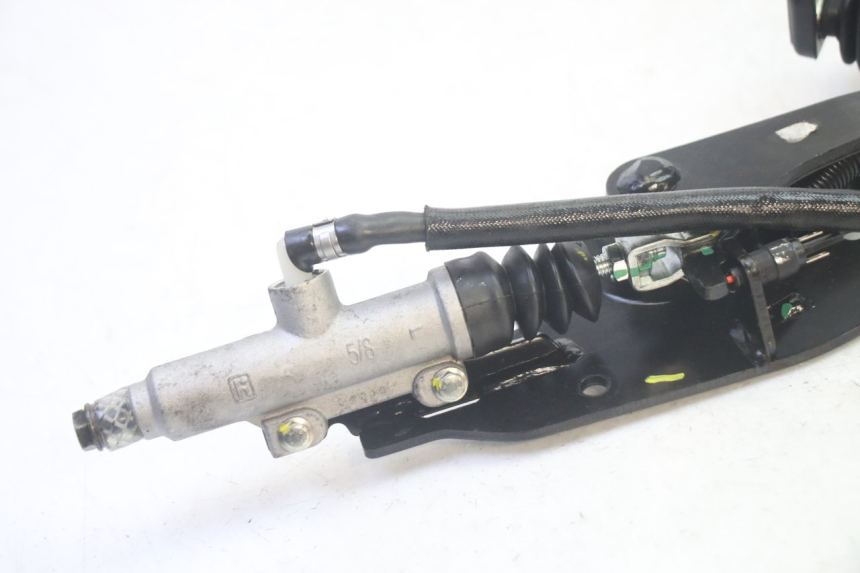 photo de PEDALE DE FREIN  PIAGGIO MP3 HPE 350 (2018 - 2020) - Détail de la pièce