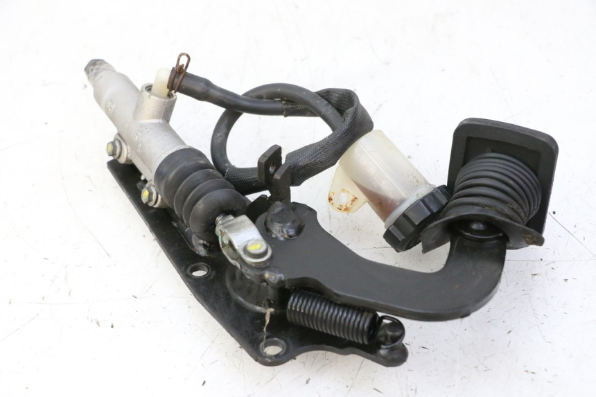 photo de PEDALE DE FREIN  PIAGGIO MP3 500 (2011 - 2015) - Gros plan technique