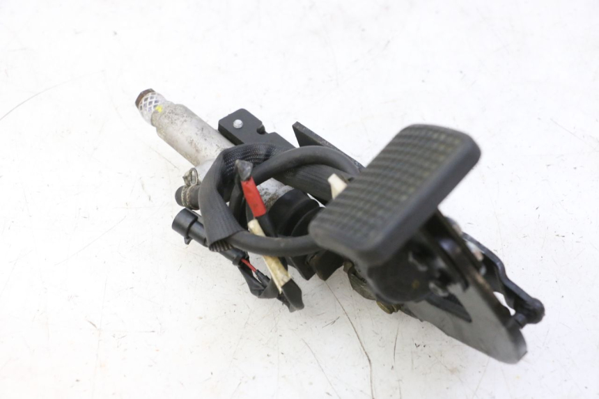 photo de PEDALE DE FREIN PIAGGIO MP3 RL 250 (2006 - 2010) - Détail de la pièce