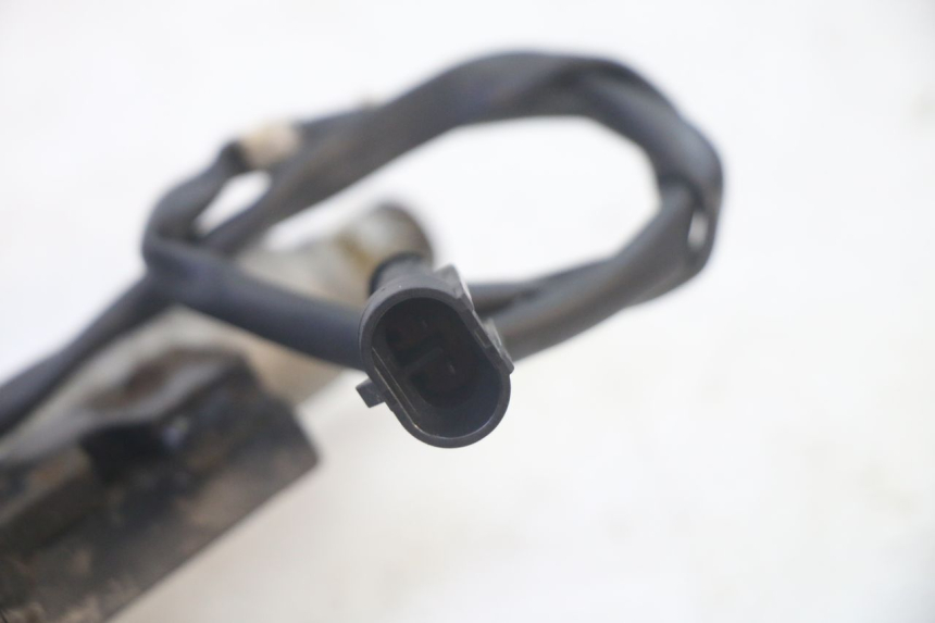 photo de PEDALE DE FREIN PIAGGIO MP3 RL 250 (2006 - 2010) - Autre angle de vue