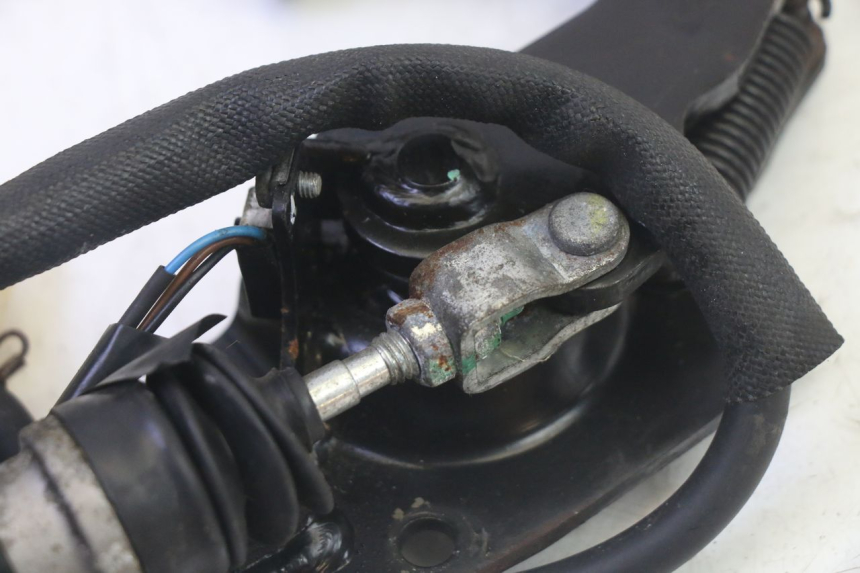 photo de PEDALE DE FREIN PIAGGIO MP3 RL 250 (2006 - 2010) - Vue d’ensemble