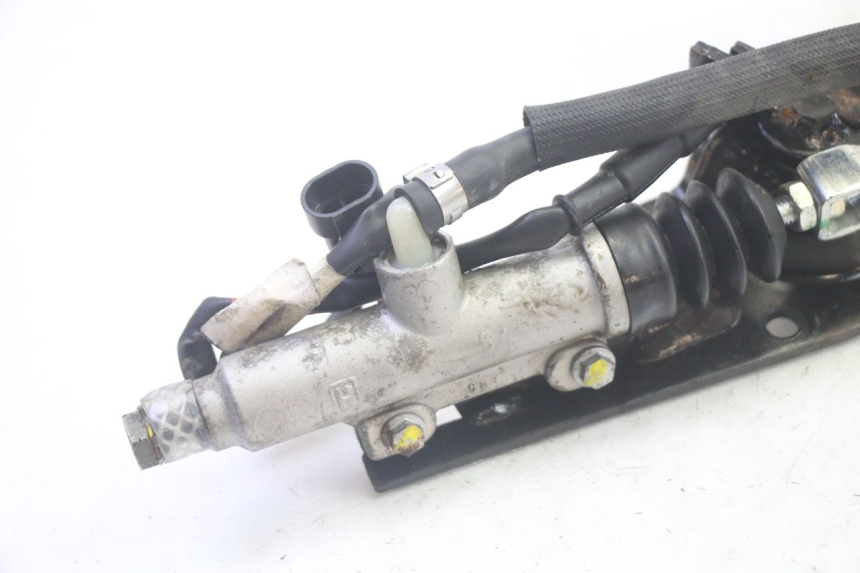photo de PEDALE DE FREIN PIAGGIO MP3 RL 250 (2006 - 2010) - Détail de la pièce