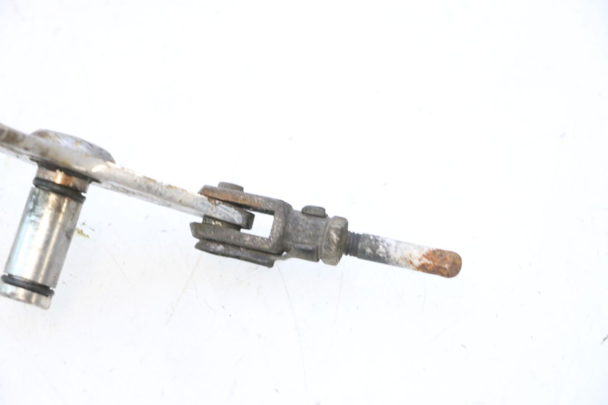 photo de PEDALE DE FREIN  MZ RT 125 (2000 - 2008) - Gros plan technique