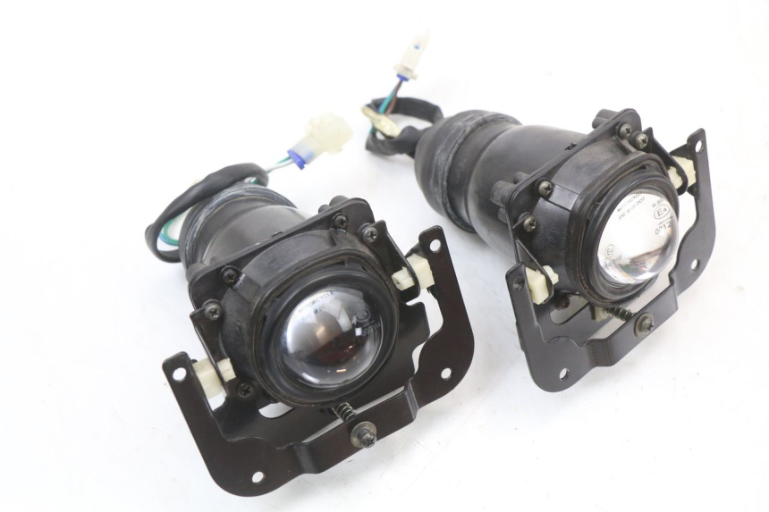 photo de Headlight E-MAX 80L 1 (2011 - 2014) - Détail de la pièce