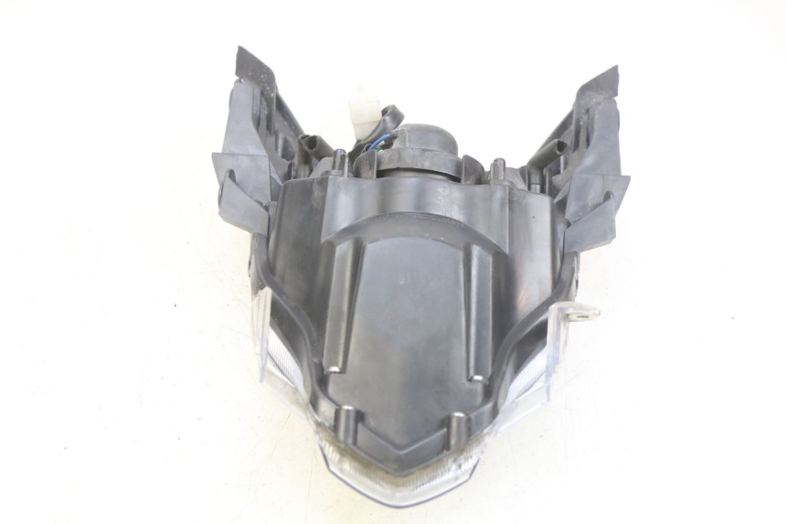 photo de PHARE AVANT KYMCO AGILITY 16+ 4T 50 (2018 - 2023) - Gros plan technique