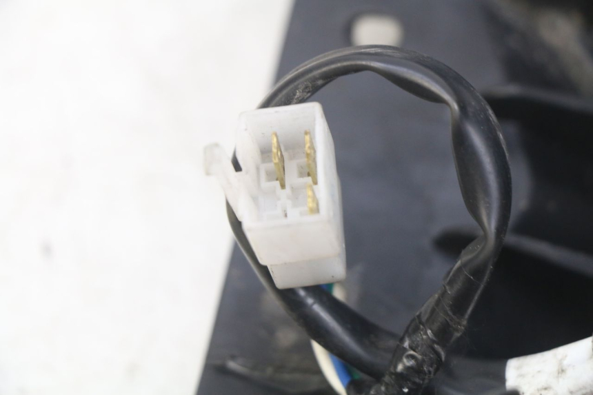 photo de PHARE AVANT KYMCO AGILITY 16+ 4T 50 (2018 - 2023) - Points de fixation