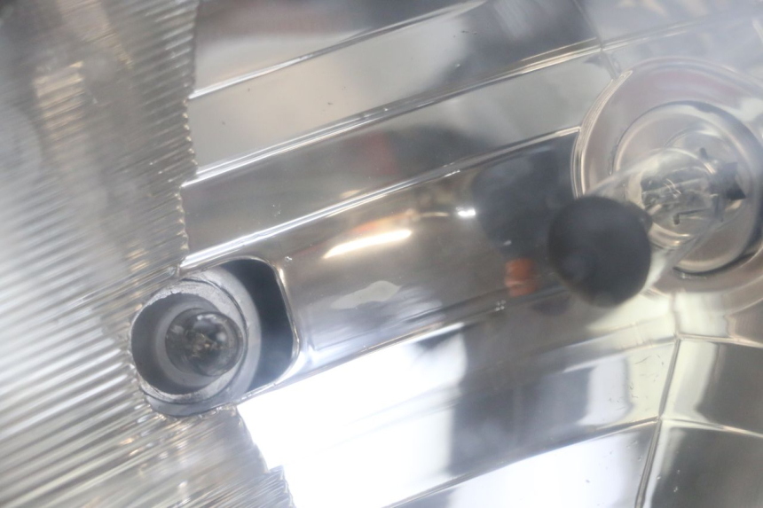 photo de PHARE AVANT KYMCO AGILITY 4T 50 (2005 - 2018) - Zoom état d’usage