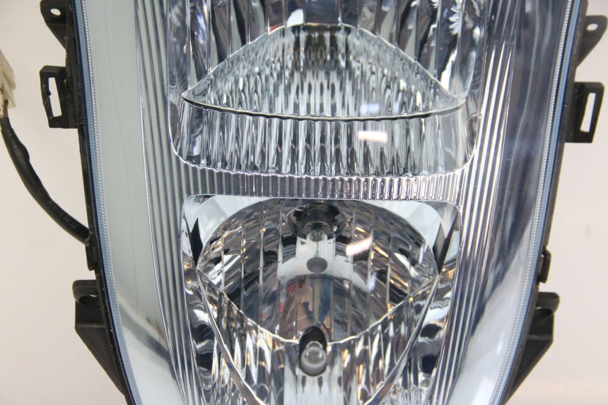 photo de PHARE AVANT ECCITY ARTELEC 670 1 (2013 - 2017) - Zoom état d’usage