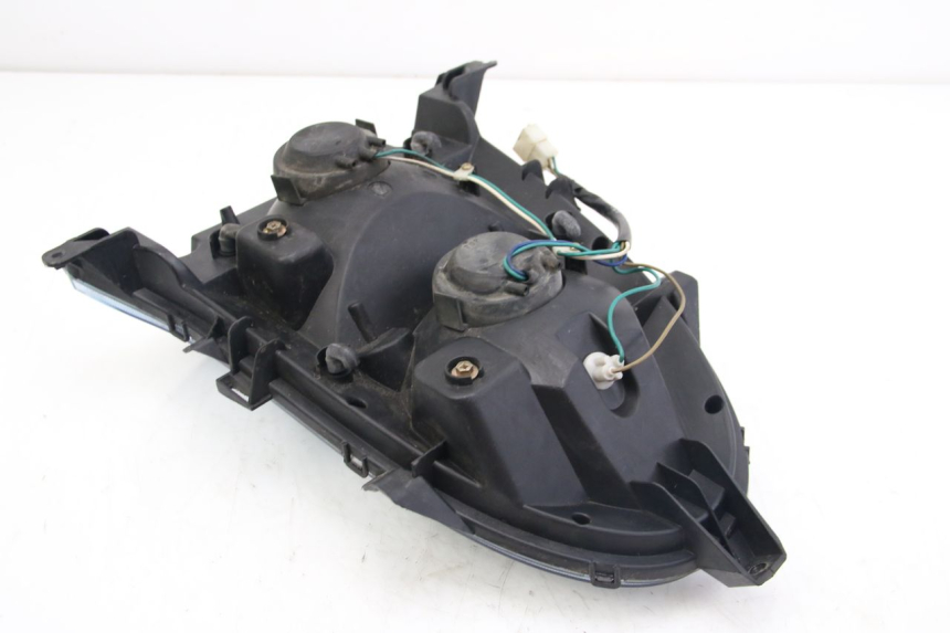 photo de PHARE AVANT ECCITY ARTELEC 670 1 (2013 - 2017) - Vue d’ensemble