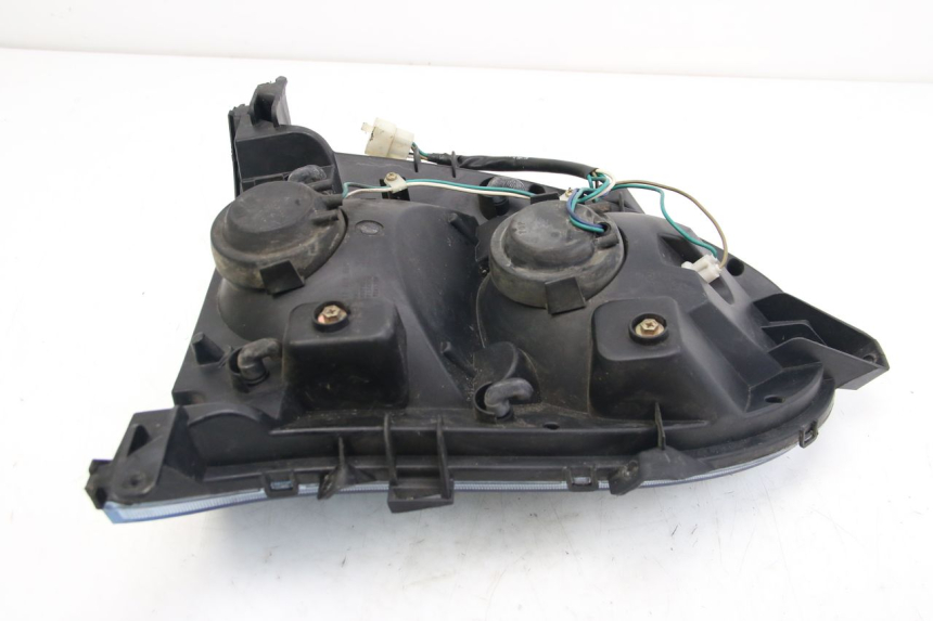 photo de PHARE AVANT ECCITY ARTELEC 670 1 (2013 - 2017) - Points de fixation