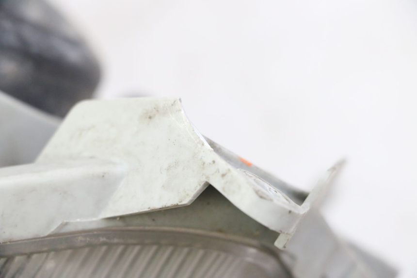 photo de PHARE AVANT SUZUKI BURGMAN 125 (2007 - 2014) - Détail de la pièce