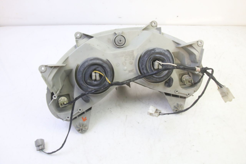 photo de PHARE AVANT SUZUKI BURGMAN 125 (2007 - 2014) - Points de fixation