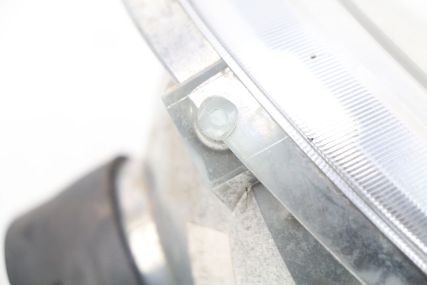 photo de PHARE AVANT YAMAHA BW'S BWS 125 (2010 - 2013) - Points de fixation