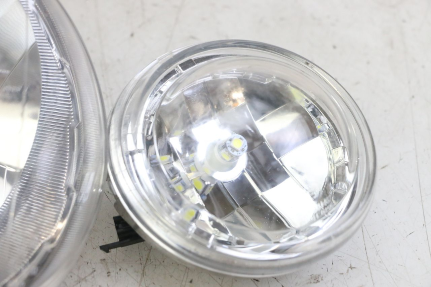 photo de PHARE AVANT YAMAHA BW'S BWS 125 (2010 - 2013) - Vue d’ensemble