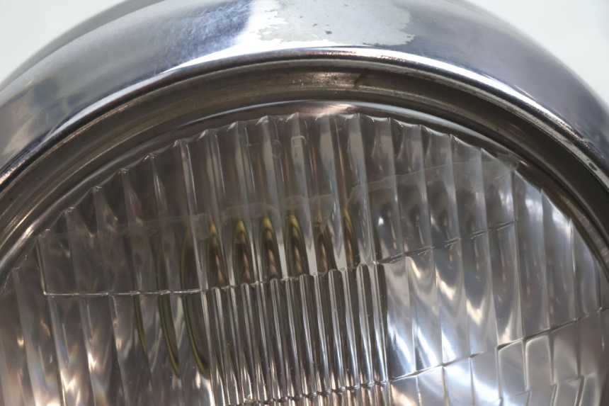 photo de PHARE AVANT HONDA CB TWO FIFTY 250 (1991 - 2002) - Détail de la pièce