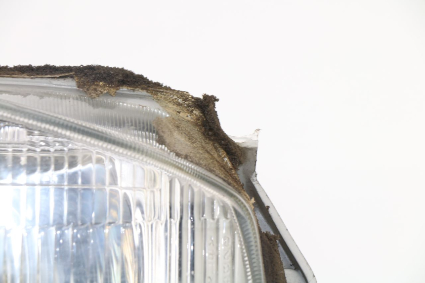 photo de PHARE AVANT HONDA CBR F 600 (1991 - 1994) - Points de fixation