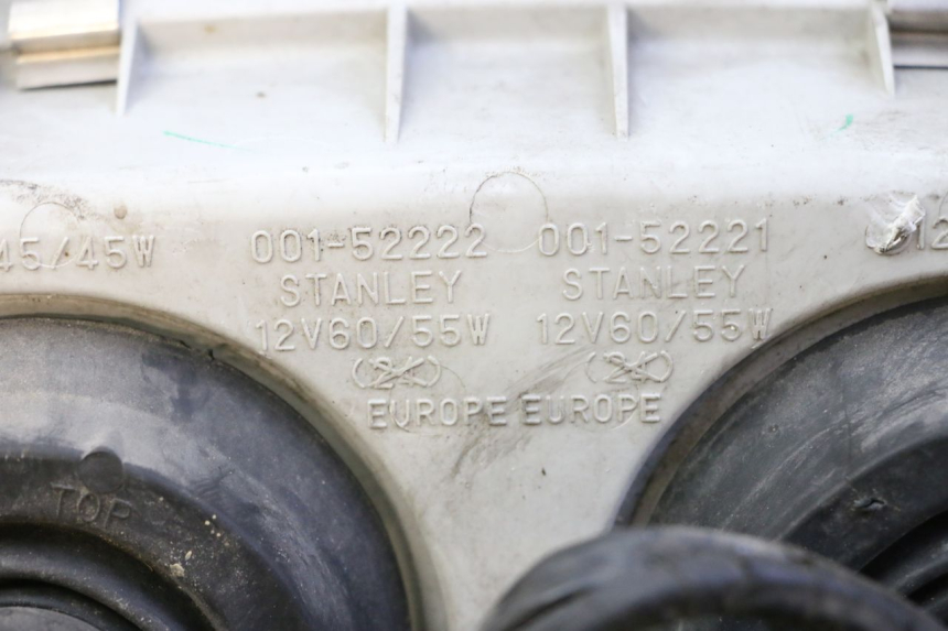 photo de PHARE AVANT HONDA CBR F SC25 1000 (1989 - 1992) - Détail de la pièce