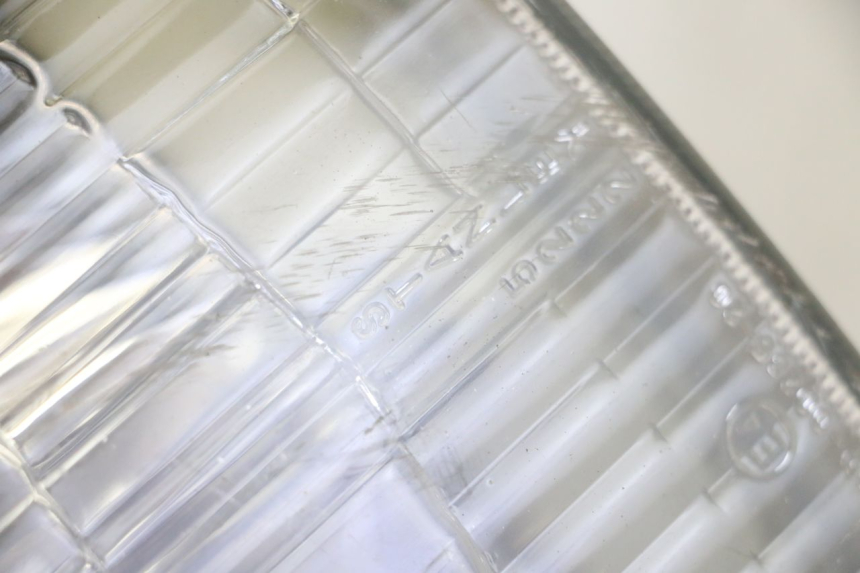 photo de PHARE AVANT HONDA CBR F SC25 1000 (1989 - 1992) - Zoom état d’usage