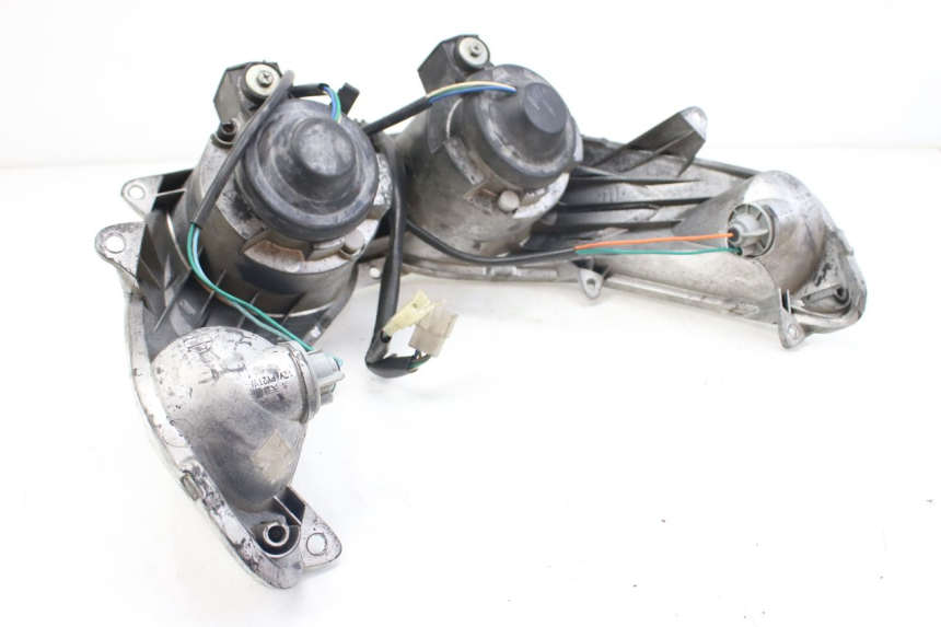 photo de PHARE AVANT SYM CITYCOM CITY COM 125 (2009 - 2014) - Autre angle de vue