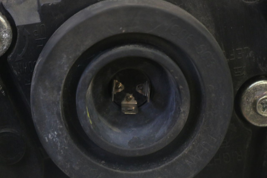 photo de PHARE AVANT YAMAHA CYGNUS X INJECTION 125 (2007 - 2013) - Zoom composants