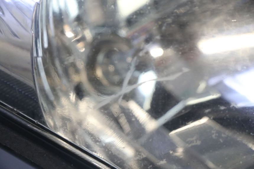 photo de PHARE AVANT SUZUKI DL V STROM 1000 (2002 - 2007) - Zoom état d’usage