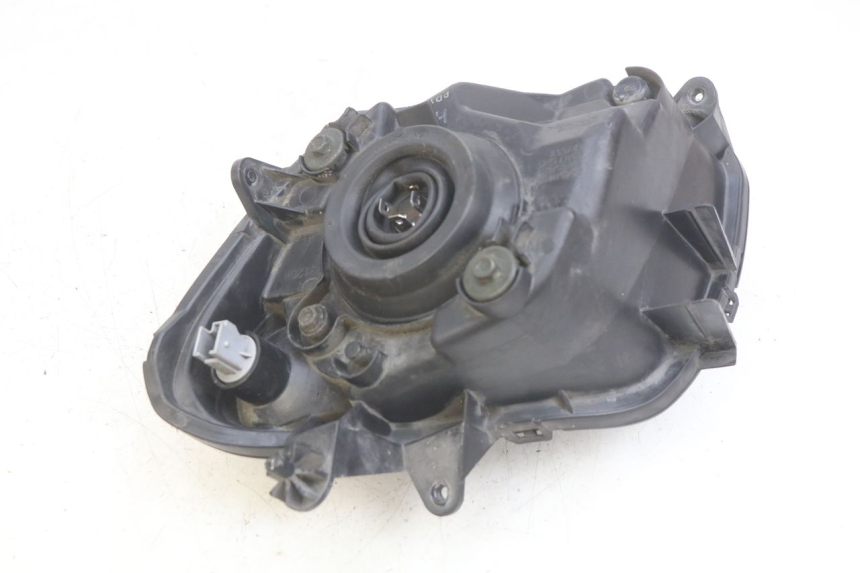 photo de PHARE AVANT DROIT SUZUKI BURGMAN 650 (2002 - 2004) - Gros plan technique