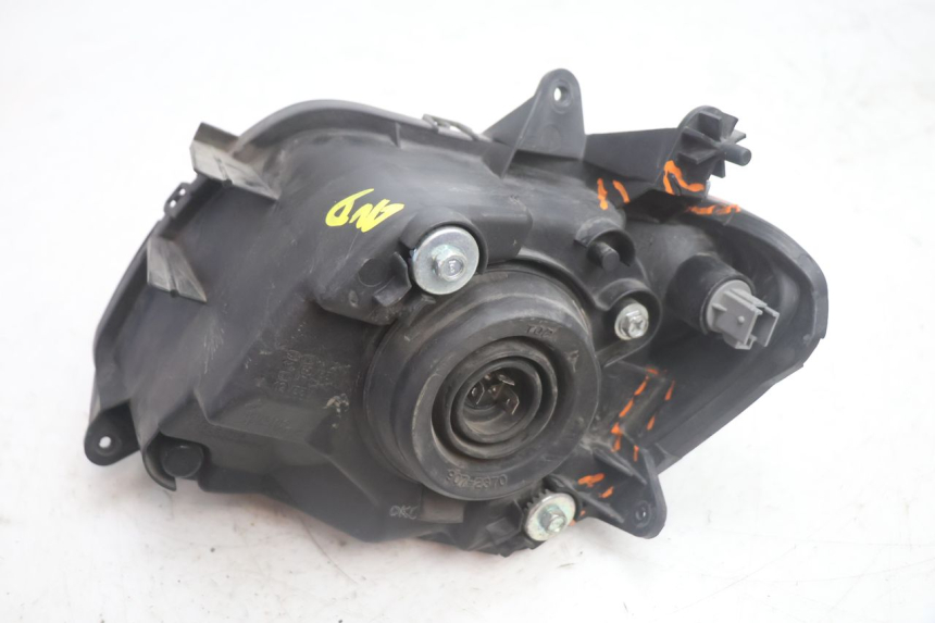 photo de PHARE AVANT DROIT SUZUKI BURGMAN EXECUTIVE ABS 650 (2006 - 2012) - Points de fixation
