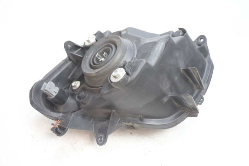 photo de PHARE AVANT DROIT SUZUKI BURGMAN EXECUTIVE ABS 650 (2006 - 2012) - Points de fixation