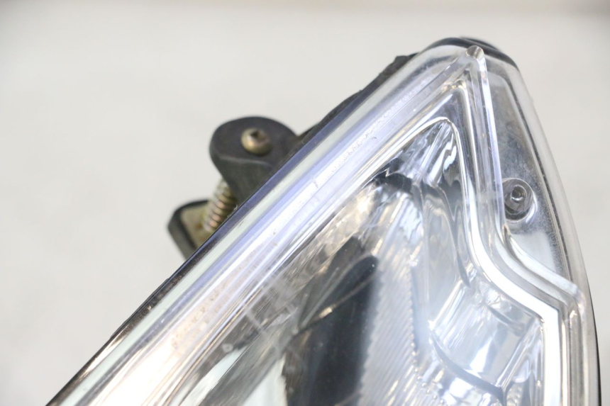 photo de PHARE AVANT DROIT PEUGEOT CITYSTAR 2T 50 (2018 - 2021) - Marquages et références