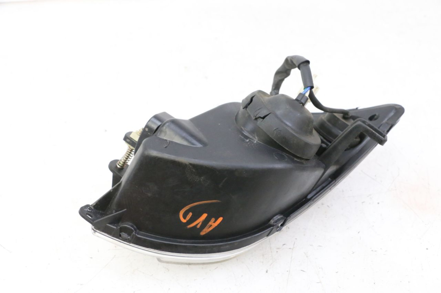 photo de PHARE AVANT DROIT PEUGEOT CITYSTAR 50 (2013 - 2017) - Points de fixation