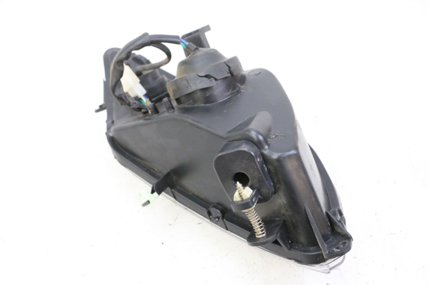 photo de PHARE AVANT DROIT PEUGEOT CITYSTAR 50 (2013 - 2017) - État de surface