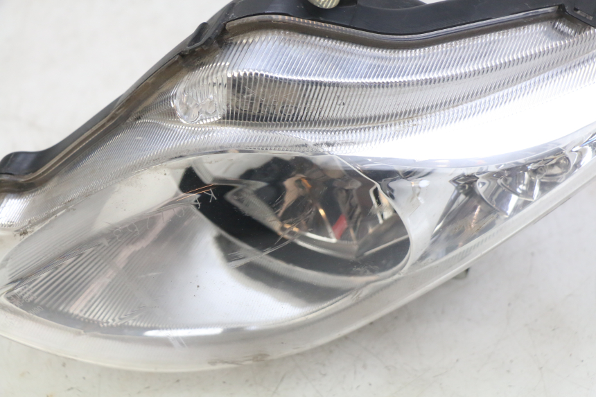 photo de PHARE AVANT DROIT HONDA FJS SILVERWING SILVER WING 400 (2009 - 2016) - Détail de la pièce