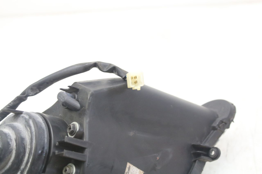 photo de PHARE AVANT DROIT PEUGEOT GEOPOLIS RS 125 (2007 - 2009) - Autre angle de vue