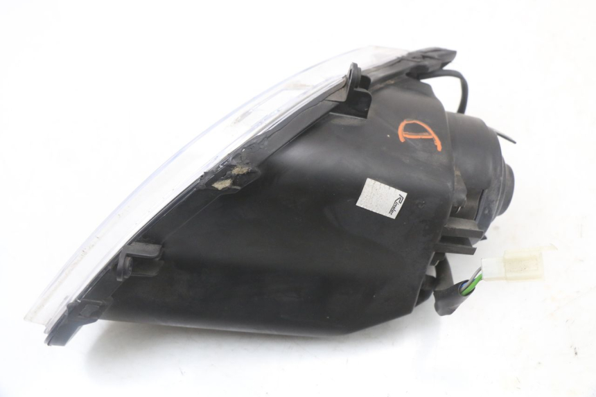 photo de PHARE AVANT DROIT PEUGEOT GEOPOLIS RS 125 (2007 - 2009) - Autre angle de vue