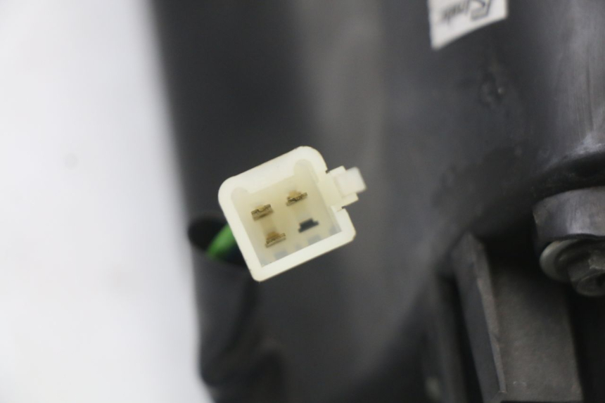 photo de PHARE AVANT DROIT PEUGEOT GEOPOLIS RS 125 (2007 - 2009) - Points de fixation