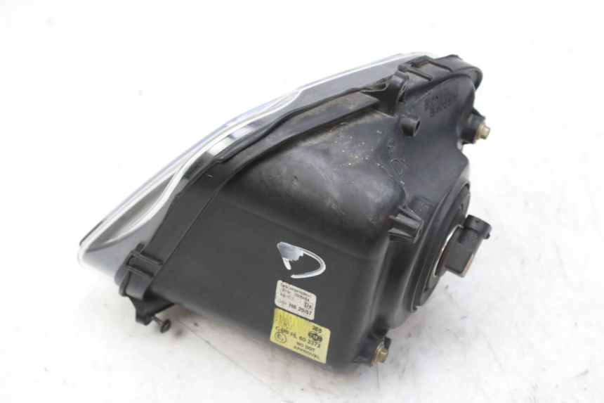 photo de PHARE AVANT DROIT DERBI GPR 50 (2004 - 2009) - Autre angle de vue