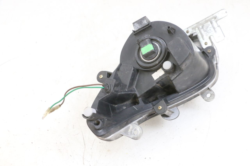 photo de PHARE AVANT DROIT SYM GTS EVO 125 (2009 - 2013) - Points de fixation