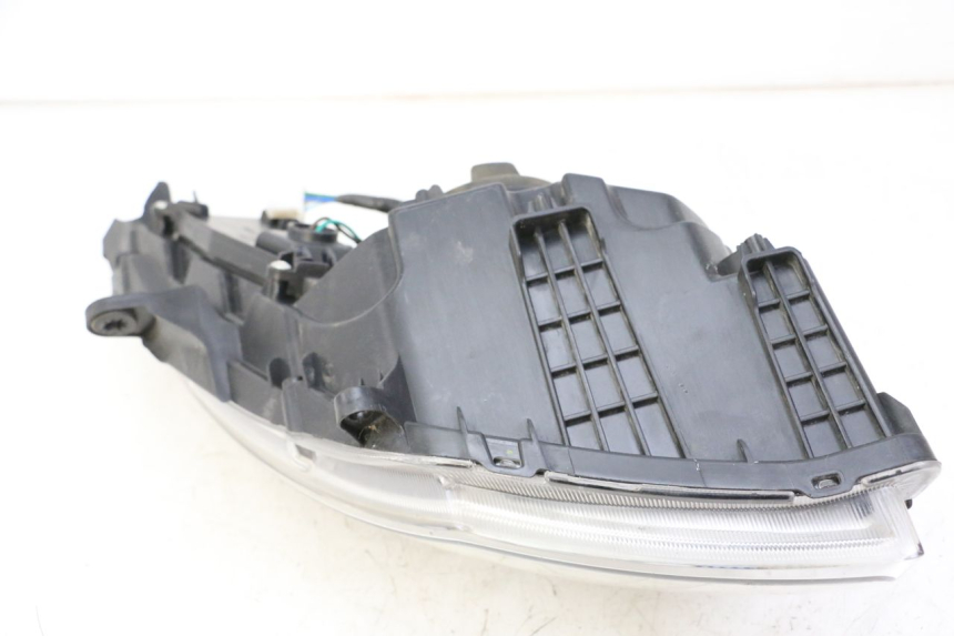 photo de PHARE AVANT DROIT SYM JOYMAX 125 (2010 - 2017) - Points de fixation