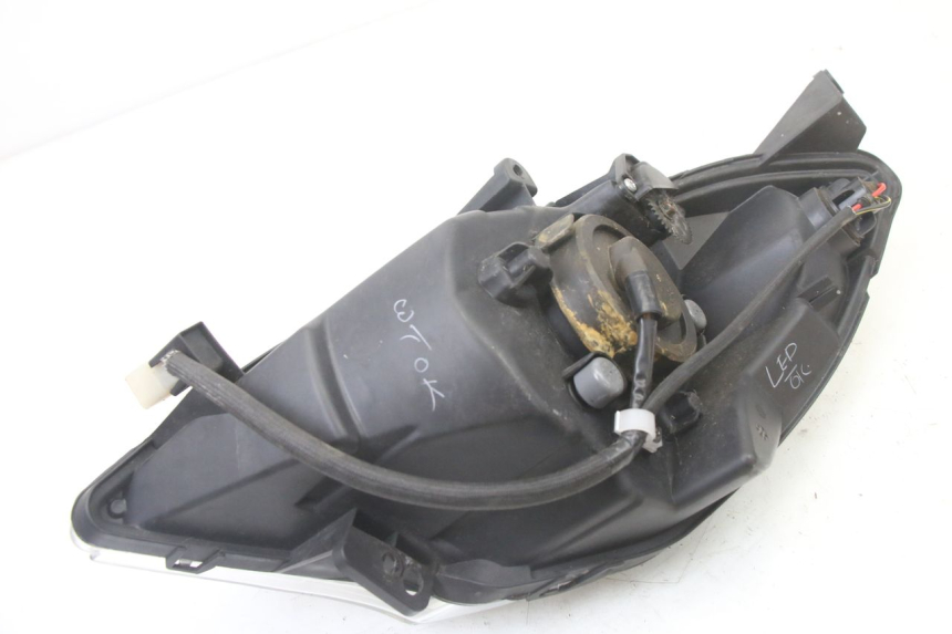 photo de PHARE AVANT DROIT PEUGEOT SATELIS 125 (2013 - 2018) - Pièce contrôlée