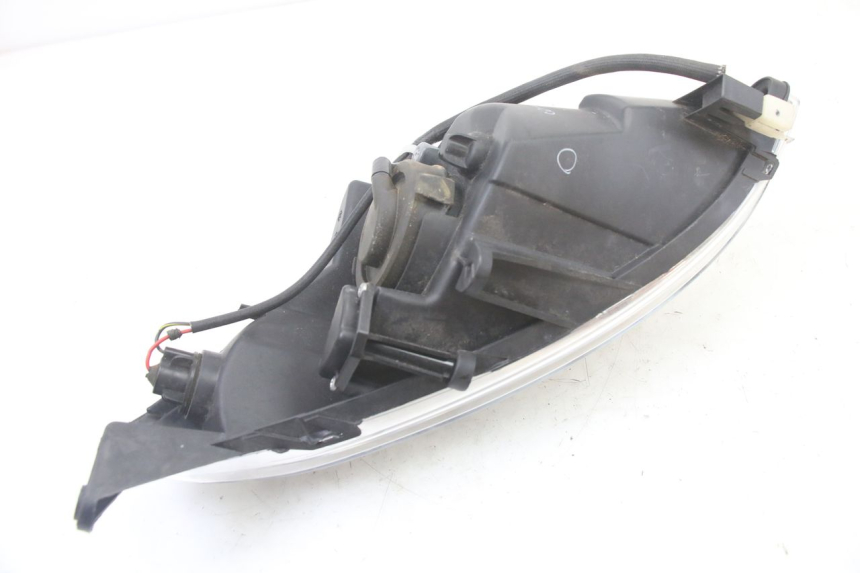 photo de PHARE AVANT DROIT PEUGEOT SATELIS 125 (2013 - 2018) - Marquages et références