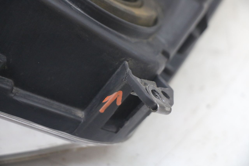 photo de PHARE AVANT DROIT PEUGEOT SPEEDFIGHT 3 LC 2T 50 (2009 - 2015) - État de surface