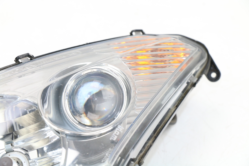 photo de PHARE AVANT DROIT PEUGEOT SATELIS COMPRESSOR K15 125 (2006 - 2009) - Angle alternatif