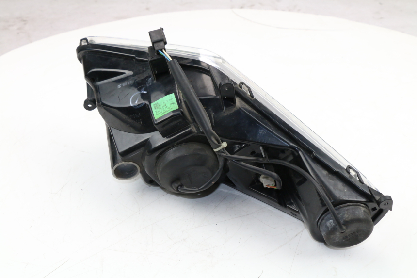 photo de PHARE AVANT DROIT PEUGEOT SATELIS COMPRESSOR K15 125 (2006 - 2009) - Détails caractéristiques