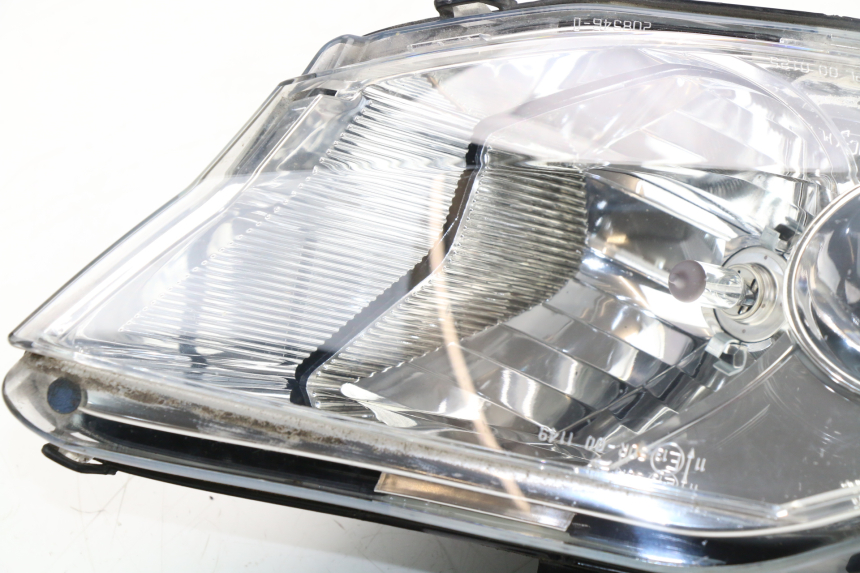 photo de PHARE AVANT DROIT PEUGEOT SATELIS COMPRESSOR K15 125 (2006 - 2009) - Zoom composants