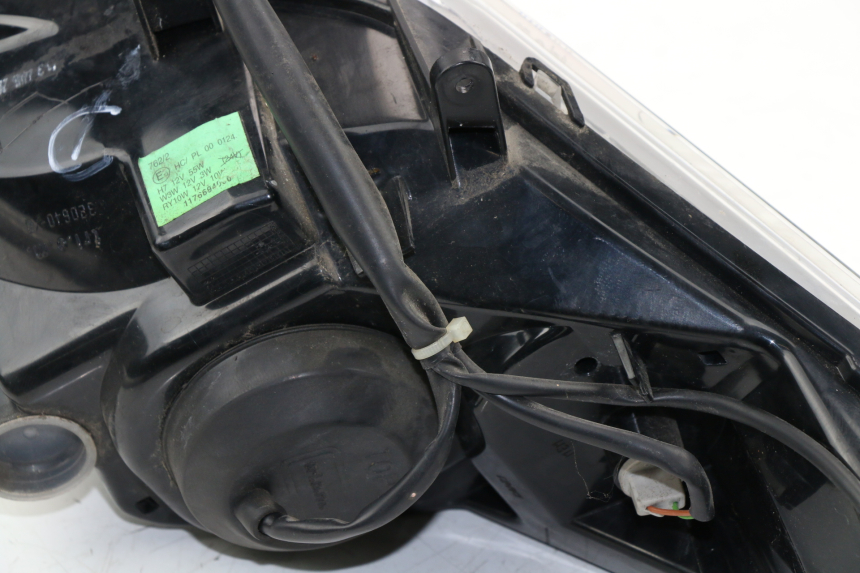 photo de PHARE AVANT DROIT PEUGEOT SATELIS COMPRESSOR K15 125 (2006 - 2009) - Détails caractéristiques