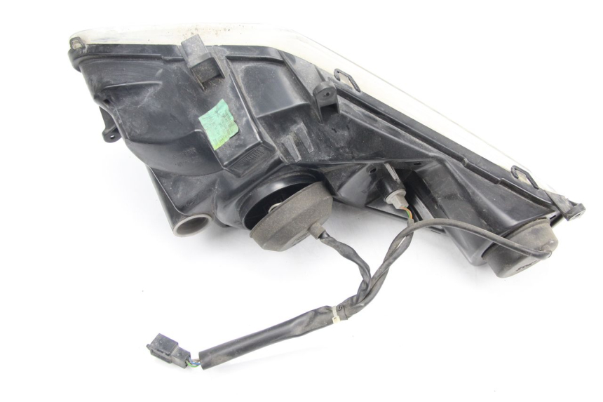 photo de PHARE AVANT DROIT PEUGEOT SATELIS 125 (2006 - 2009) - Points de fixation