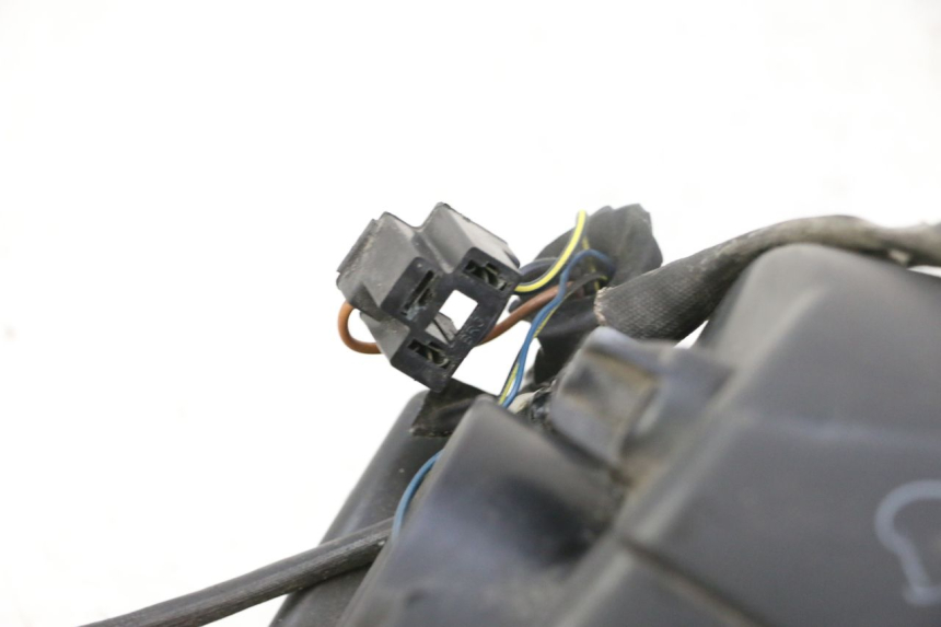 photo de PHARE AVANT DROIT PEUGEOT SATELIS 125 (2013 - 2018) - Zoom état d’usage