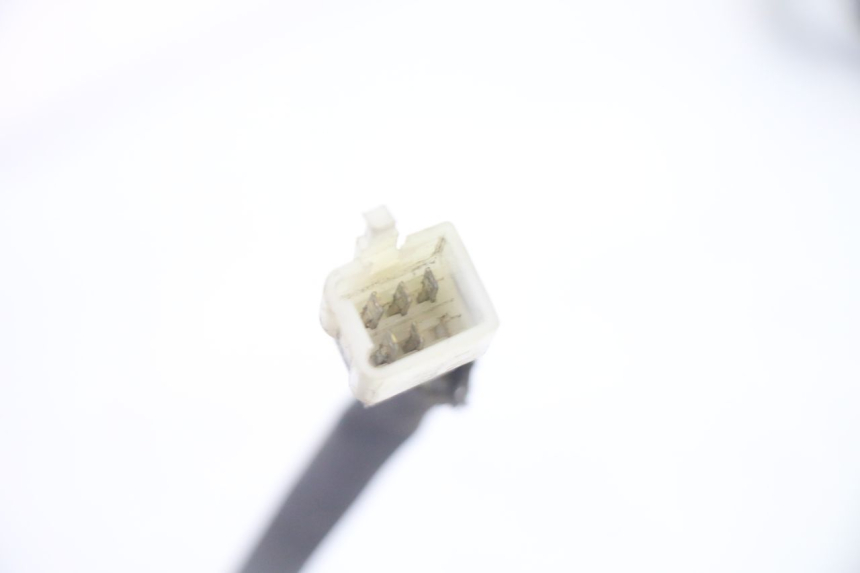 photo de PHARE AVANT DROIT PEUGEOT SATELIS 125 (2010 - 2012) - État de surface